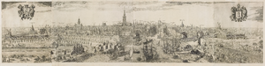 212 Middelburgum. Panorama van Middelburg, gezien van de zijde van de haven, met gekroonde wapens van Zeeland en ...