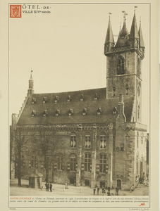 2216 Hôtel-de-Ville XIVe siècle. Het stadhuis te Sluis, met op de voorgrond de waterput, en personen, met onder korte ...