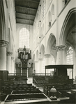 2273e Het interieur van het protestantse deel van de Grote of Sint Willibrordus kerk te Hulst, met zicht naar het orgel