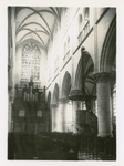 2274b Het interieur van de Grote of Sint Willibrordus kerk te Hulst, met zicht naar het schip, naar het westen, na ...