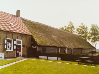 2411-2 Woonhuis, boerderij, schuur en deel hof Torenzicht te Grijpskerke / J. Dudok van Heel. Noordwijkerhout , [c. ...