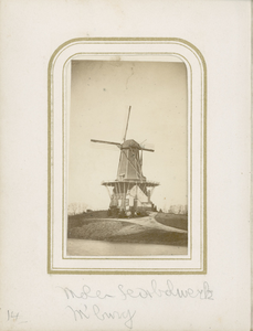2433-14 De molen op het Seisbolwerk te Middelburg
