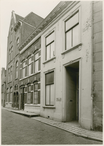 2665 [Overgebleven deel van het gebouw van het Natuurkundig Gezelschap in de Latijnse Schoolstraat 14-16] te Middelburg ...