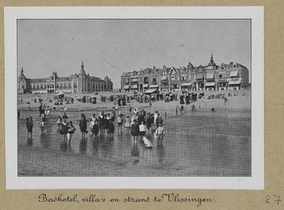 3-27 Een deel van de boulevard te Vlissingen met Badhotel Britannia, villa's en badgasten op het strand