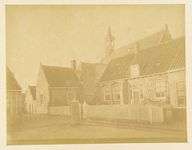 3180 [Kerk en pastorie, gezien van het ZO] te Cadzand / Rijksdienst voor de Monumentenzorg. Januari 1893. 1 foto ; 18 x ...