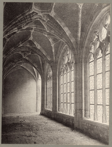489-5 De noordelijke vleugel van de kloostergang van de Abdij te Middelburg