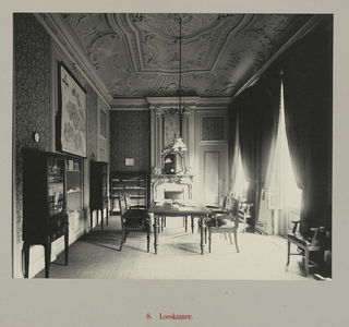 687-8 Album van Photographieën aan H.H.M.M. de Koningin en de Koningin-Weduwe-Regentes aangeboden bij Hoogstderselver ...