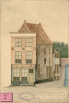 740 De gevel van het huis Sint Joris, logement van P. Geuze, aan de Grote Markt L4 (nu 43) te Middelburg