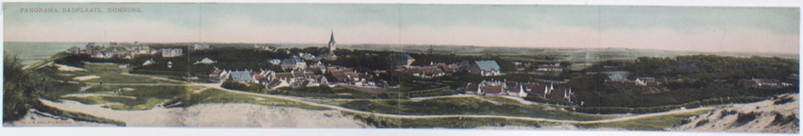 79 Panorama, Domburg. Gezicht op Domburg in vogelvlucht, vanuit het noordwesten