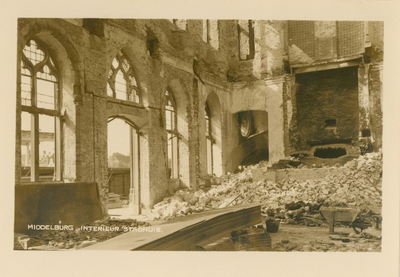 1195-106 Middelburg. Interieur Stadhuis.. Het verwoeste interieur van het stadhuis te Middelburg na het bombardement ...