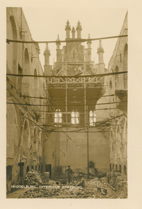 1195-112 Middelburg. Interieur Stadhuis.. De verwoeste vleeshal van het stadhuis te Middelburg na het bombardement van ...