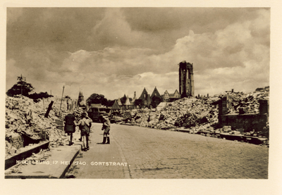 1195-121 Middelburg, 17 mei 1940. Gortstraat. Verwoeste panden aan de Gortstraat te Middelburg na het bombardement van ...