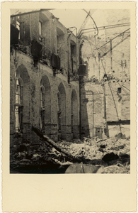 1195-166 Vermoedelijk het verwoeste interieur van het stadhuis te Middelburg na het bombardement van 17 mei 1940
