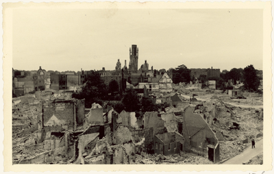 1195-176 Verwoestingen in het centrum van Middelburg na het bombardement van 17 mei 1940