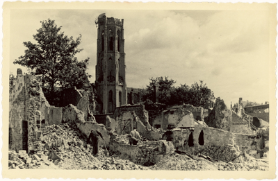 1195-192 De verwoeste Lange Jan na het bombardement van 17 mei 1940