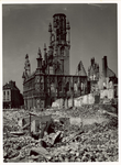 1195-83 Het verwoeste stadhuis te Middelburg na het bombardement van 17 mei 1940