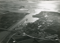 1317-12 Werken voor de Schelde-Rijnverbinding en de bouw van de Kreekraksluizen. 1965-1971. 14 luchtfoto's ; max. 18 x ...