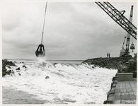 1317-13 Werken voor de Schelde-Rijnverbinding en de bouw van de Kreekraksluizen. 1965-1971. 14 luchtfoto's ; max. 18 x ...