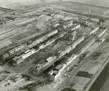 1317-14 Werken voor de Schelde-Rijnverbinding en de bouw van de Kreekraksluizen. 1965-1971. 14 luchtfoto's ; max. 18 x ...