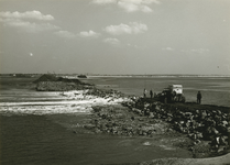 1317-9 Werken voor de Schelde-Rijnverbinding en de bouw van de Kreekraksluizen. 1965-1971. 14 luchtfoto's ; max. 18 x ...