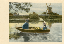 1404 Twee vrouwen in Zuid-Bevelandse dracht / H. Houben. [c. 1910]. 1 prent : lithografie, in kleur ; 15,8 x 21 cm, 1910 c.]
