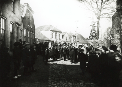 1428-7 De muziekvereniging Witte van Haemstede op de Ring te Haamstede tijdens het straorijden