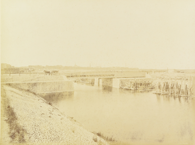 326-43 De aanleg van de brug over de binnenschutsluis te Vlissingen, gezien vanuit het noordoosten