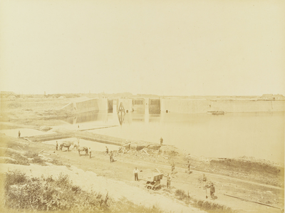 326-44 De aanleg van de westelijke bazaltkade in de buitenhaven te Vlissingen, gezien vanuit het zuidoosten