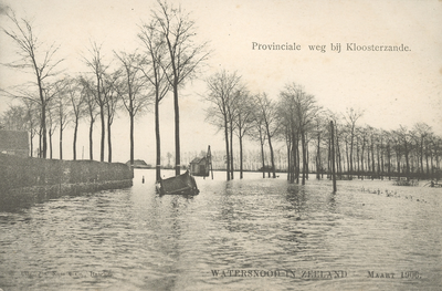 377-60 Watersnood in Zeeland - Maart 1906.. Gezicht op de overstroomde provinciale weg bij Kloosterzande
