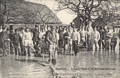 377-76 Watersnood in Zeeland - Maart 1906.. Genietroepen aan het werk bij een dijkdoorbraak te Hontenisse