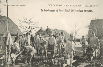 377-79 Watersnood in Zeeland - Maart 1906.. Genietroepen aan het werk bij een dijkdoorbraak te Hontenisse