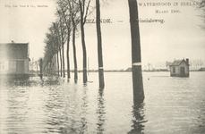 377-89 Watersnood in Zeeland - Maart 1906.. Gezicht op de overstroomde provinciale weg te Kloosterzande