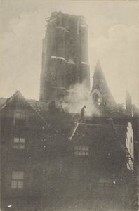396-12 De kerk en toren, de Grote- of Sint Jacobskerk te Vlissingen na de brand