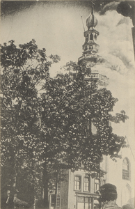 396-7 De toren van de Grote- of Sint Jacobskerk te Vlissingen tijdens de brand