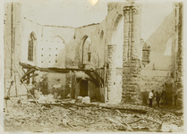 397-3 De Sint Jacobskerk te Vlissingen na de brand, het koor