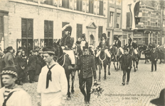 402-17 Onafhankelijkheidsfeest te Middelburg, 5 mei 1914 . Franse militairen te paard