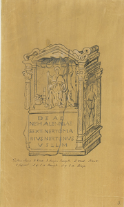 436-3 Een Romeinse altaarsteen, opgedragen aan de godin Nehalennia, bij de opneming van de helmpoting gevonden op het ...