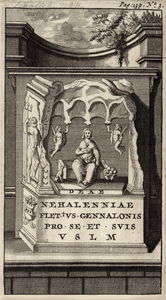 445-8 Een altaarsteen opgedragen aan de godin Nehalennia, op 5 januari 1647 gevonden op het strand van Domburg