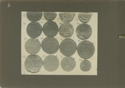 470-13 Afbeelding der verzameling munten en andere voorwerpen, gevonden te Domburg en bijeengebracht door den heer H.J. ...