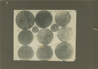 470-15 Afbeelding der verzameling munten en andere voorwerpen, gevonden te Domburg en bijeengebracht door den heer H.J. ...