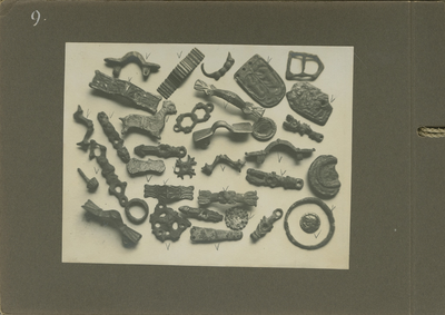 470-19 Afbeelding der verzameling munten en andere voorwerpen, gevonden te Domburg en bijeengebracht door den heer H.J. ...