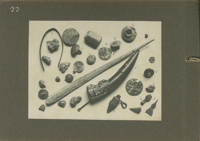 470-21 Afbeelding der verzameling munten en andere voorwerpen, gevonden te Domburg en bijeengebracht door den heer H.J. ...