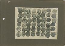 470-6 Afbeelding der verzameling munten en andere voorwerpen, gevonden te Domburg en bijeengebracht door den heer H.J. ...