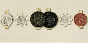 745 Vijf zegels en contrazegels van de stad Zierikzee, in groen en rood, met wapen en randschrift (van de oudste naar ...