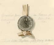 782 Het zegel van Gerard van Voorne, burggraaf van Zeeland, met potloodaantekeningen van mr J. Verheye van Citters ...
