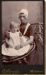 1005-73 Portret van moeder met kind