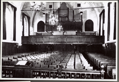 124-14 Interieur en orgel in de Nederlandse Hervormde kerk te Arnemuiden