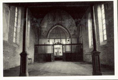 134-51 Interieur van de Nederlandse Hervormde kerk te Nisse
