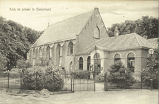 135-87 Kerk en school te Oosterland. De Nederlandse Hervormde kerk te Oosterland