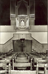 137-87 Rilland, Interieur N.H. Kerk. De preekstoel en het orgel in de Nederlandse Hervormde kerk te Rilland